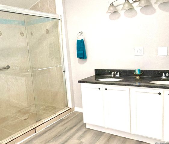 1214 W Winnipeg, San Antonio, TX 78225