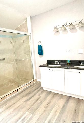 1214 W Winnipeg, San Antonio, TX 78225