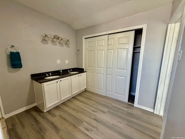 1214 W Winnipeg, San Antonio, TX 78225