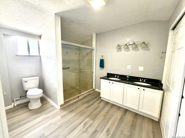 1214 W Winnipeg, San Antonio, TX 78225