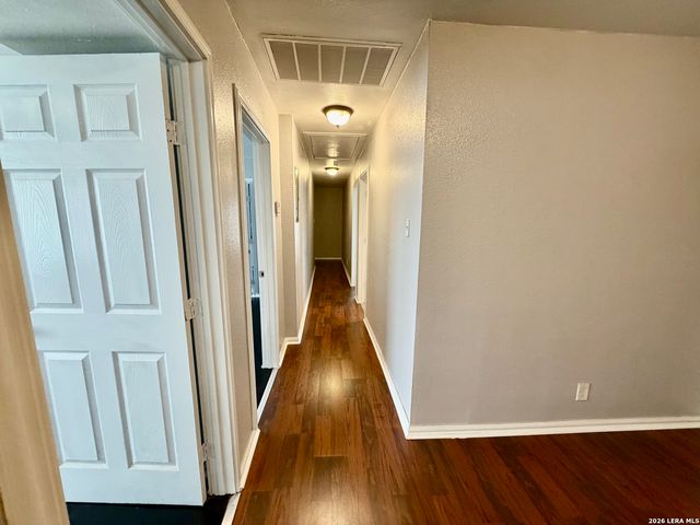 1214 W Winnipeg, San Antonio, TX 78225