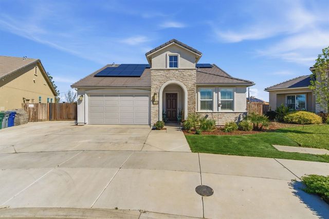 1104 Basalt Dr, Los Banos, CA 93635