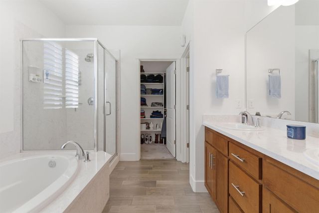 1104 Basalt Dr, Los Banos, CA 93635