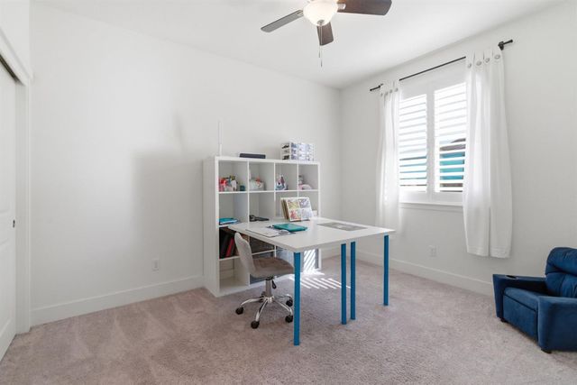 1104 Basalt Dr, Los Banos, CA 93635