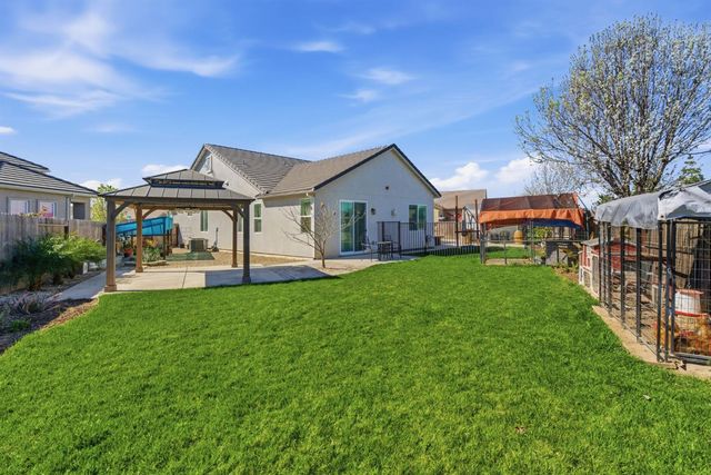 1104 Basalt Dr, Los Banos, CA 93635