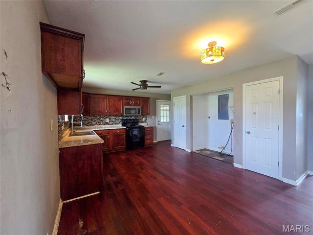 81 Sandy Lane, Benton, MO 63736