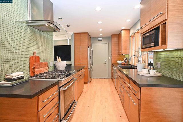 817 Mariposa Rd, Lafayette, CA 94549