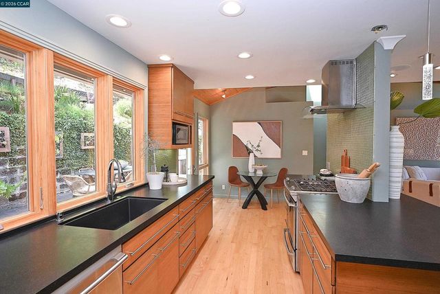 817 Mariposa Rd, Lafayette, CA 94549