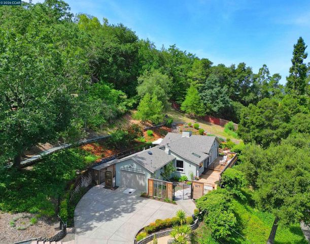 817 Mariposa Rd, Lafayette, CA 94549
