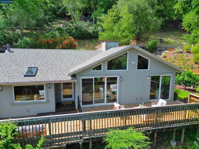 817 Mariposa Rd, Lafayette, CA 94549
