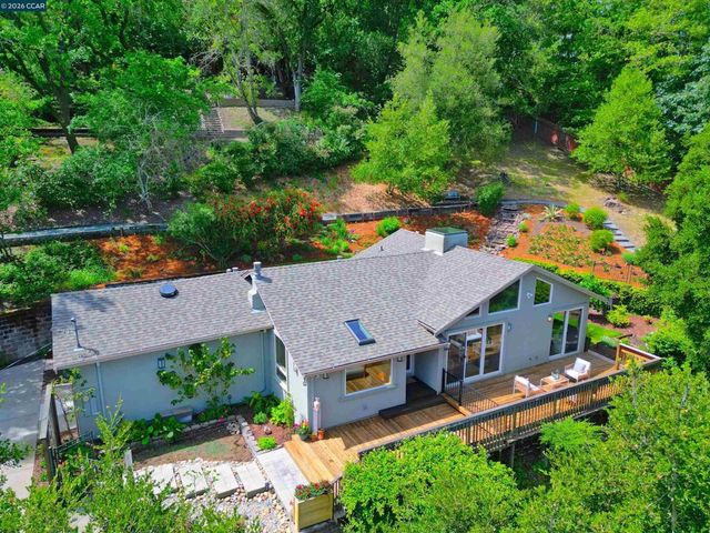 817 Mariposa Rd, Lafayette, CA 94549