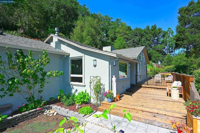 817 Mariposa Rd, Lafayette, CA 94549
