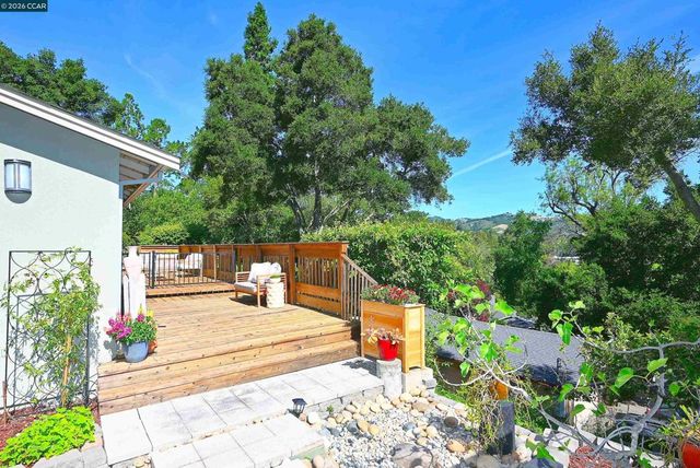 817 Mariposa Rd, Lafayette, CA 94549