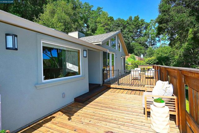 817 Mariposa Rd, Lafayette, CA 94549