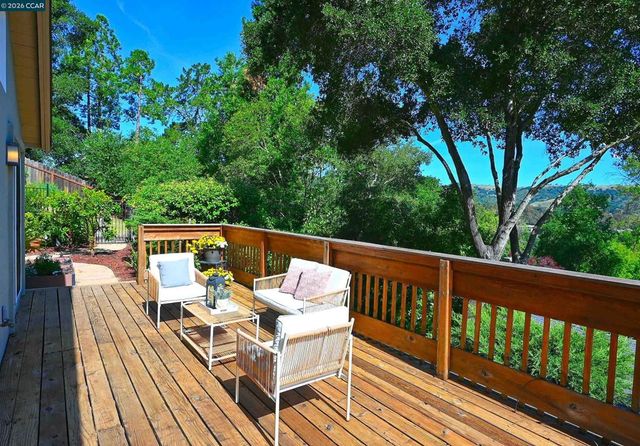 817 Mariposa Rd, Lafayette, CA 94549