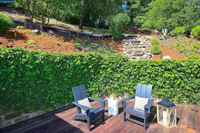 817 Mariposa Rd, Lafayette, CA 94549