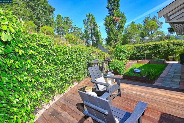 817 Mariposa Rd, Lafayette, CA 94549