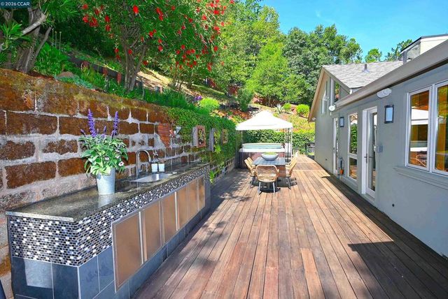 817 Mariposa Rd, Lafayette, CA 94549