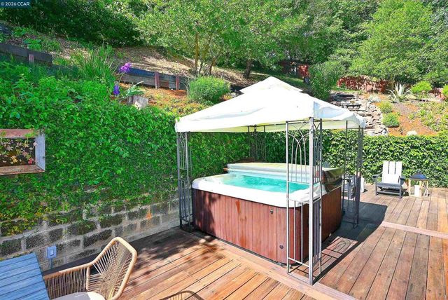 817 Mariposa Rd, Lafayette, CA 94549