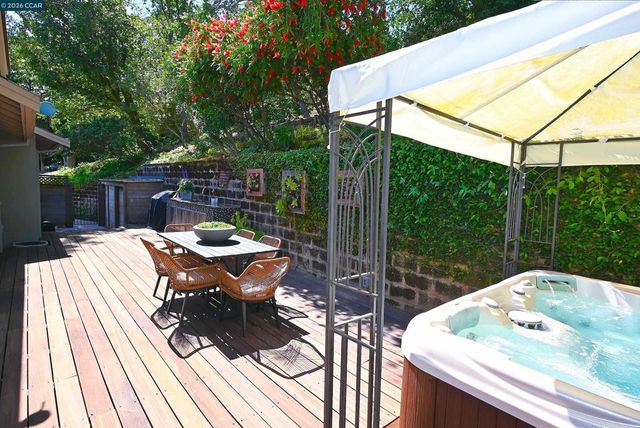 817 Mariposa Rd, Lafayette, CA 94549
