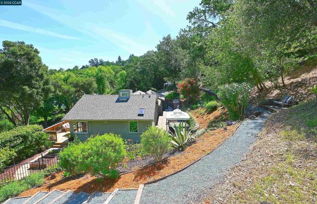 817 Mariposa Rd, Lafayette, CA 94549