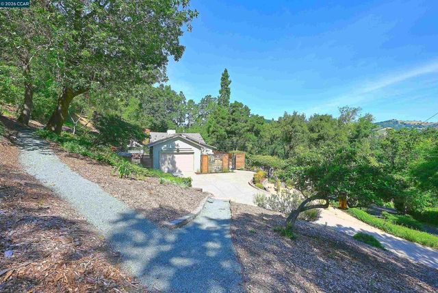 817 Mariposa Rd, Lafayette, CA 94549