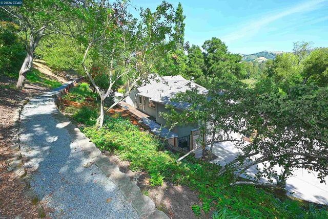817 Mariposa Rd, Lafayette, CA 94549