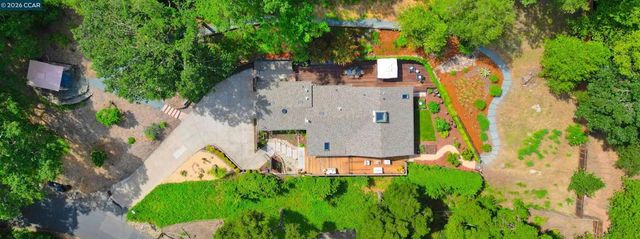 817 Mariposa Rd, Lafayette, CA 94549