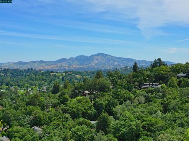 817 Mariposa Rd, Lafayette, CA 94549