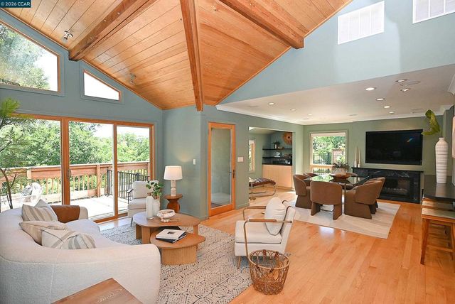 817 Mariposa Rd, Lafayette, CA 94549