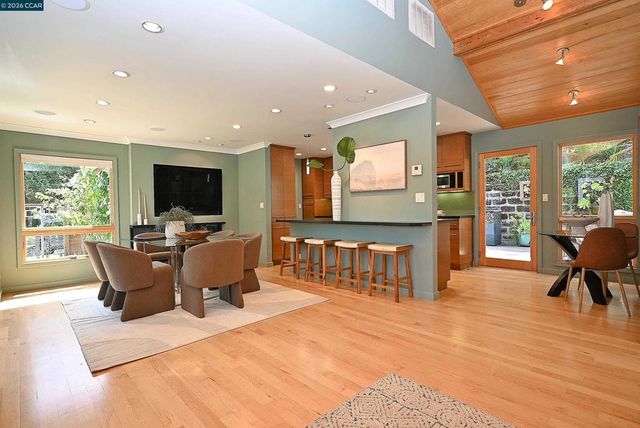 817 Mariposa Rd, Lafayette, CA 94549