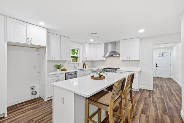523 Martinique Avenue, Dallas, TX 75223
