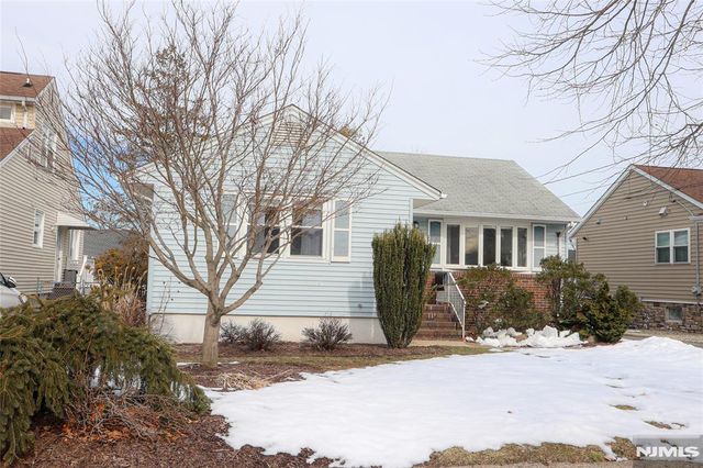118 Hobart Avenue, Rutherford, NJ 07070