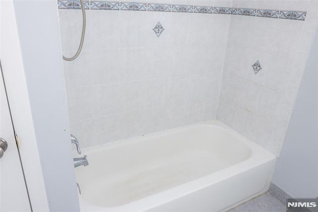 118 Hobart Avenue, Rutherford, NJ 07070