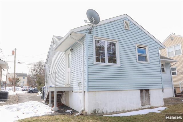 118 Hobart Avenue, Rutherford, NJ 07070