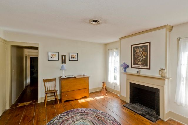 40 Somers Rd, East Longmeadow, MA 01028