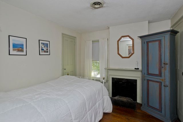 40 Somers Rd, East Longmeadow, MA 01028