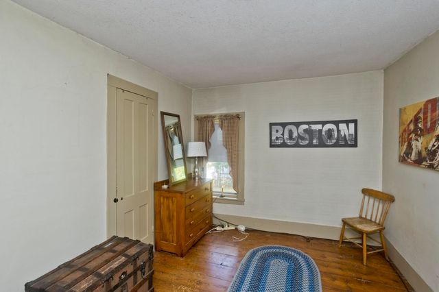 40 Somers Rd, East Longmeadow, MA 01028