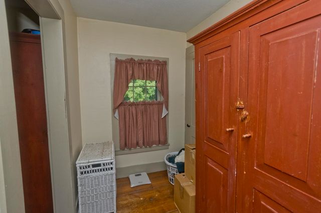 40 Somers Rd, East Longmeadow, MA 01028
