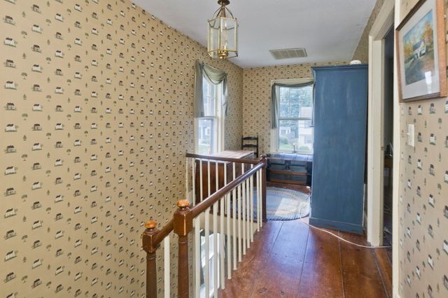 40 Somers Rd, East Longmeadow, MA 01028