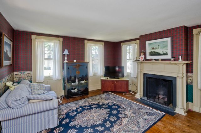 40 Somers Rd, East Longmeadow, MA 01028