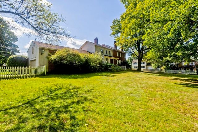 40 Somers Rd, East Longmeadow, MA 01028