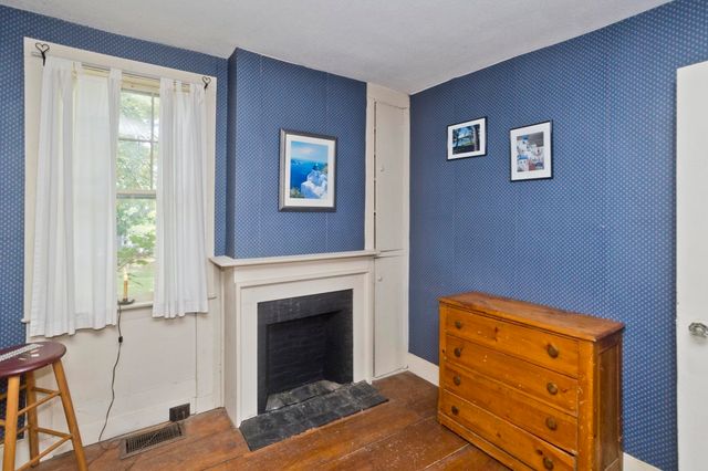 40 Somers Rd, East Longmeadow, MA 01028
