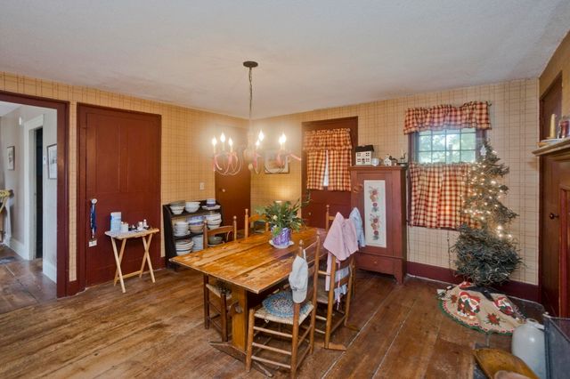 40 Somers Rd, East Longmeadow, MA 01028