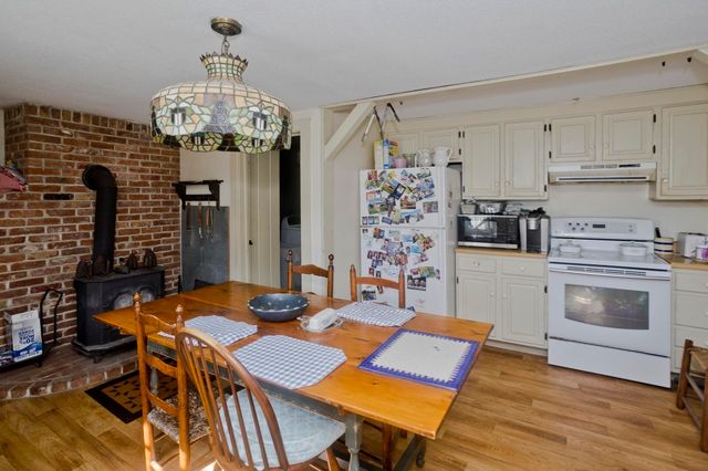 40 Somers Rd, East Longmeadow, MA 01028