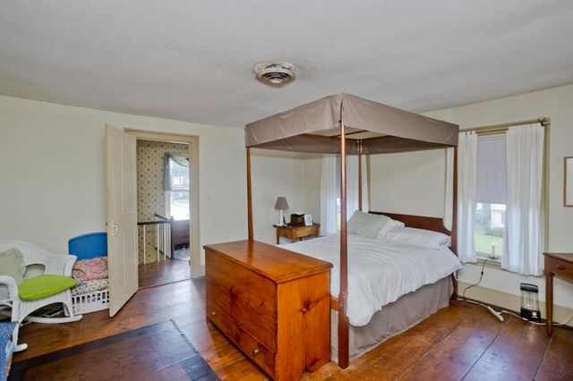 40 Somers Rd, East Longmeadow, MA 01028