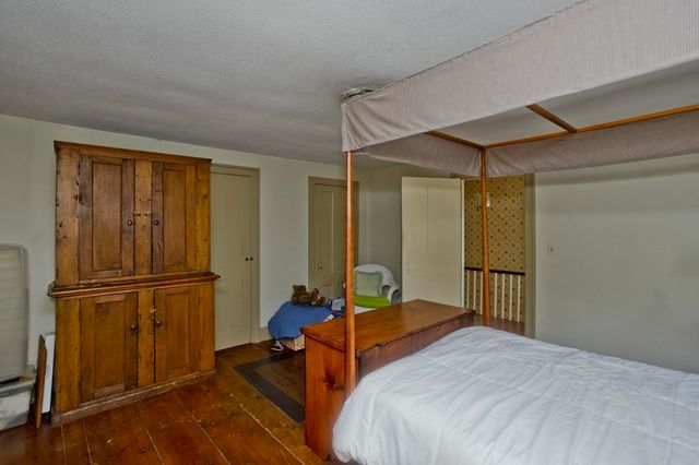 40 Somers Rd, East Longmeadow, MA 01028