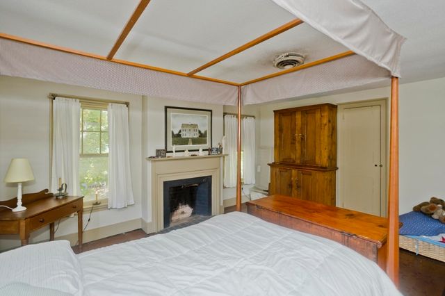 40 Somers Rd, East Longmeadow, MA 01028