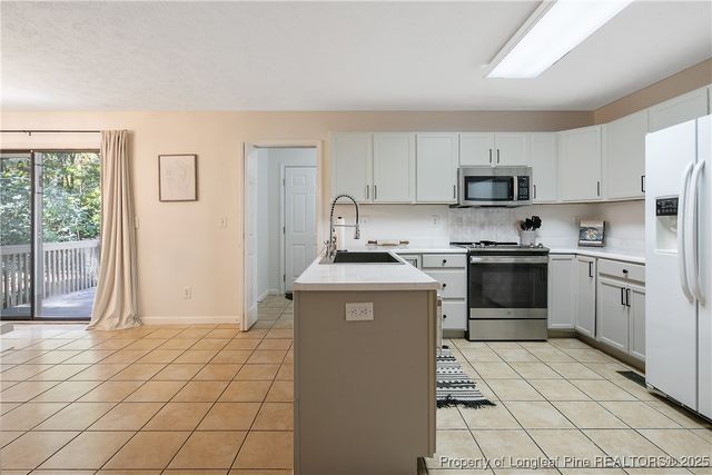 386 Forest Woods Drive, Raeford, NC 28376