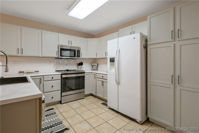 386 Forest Woods Drive, Raeford, NC 28376